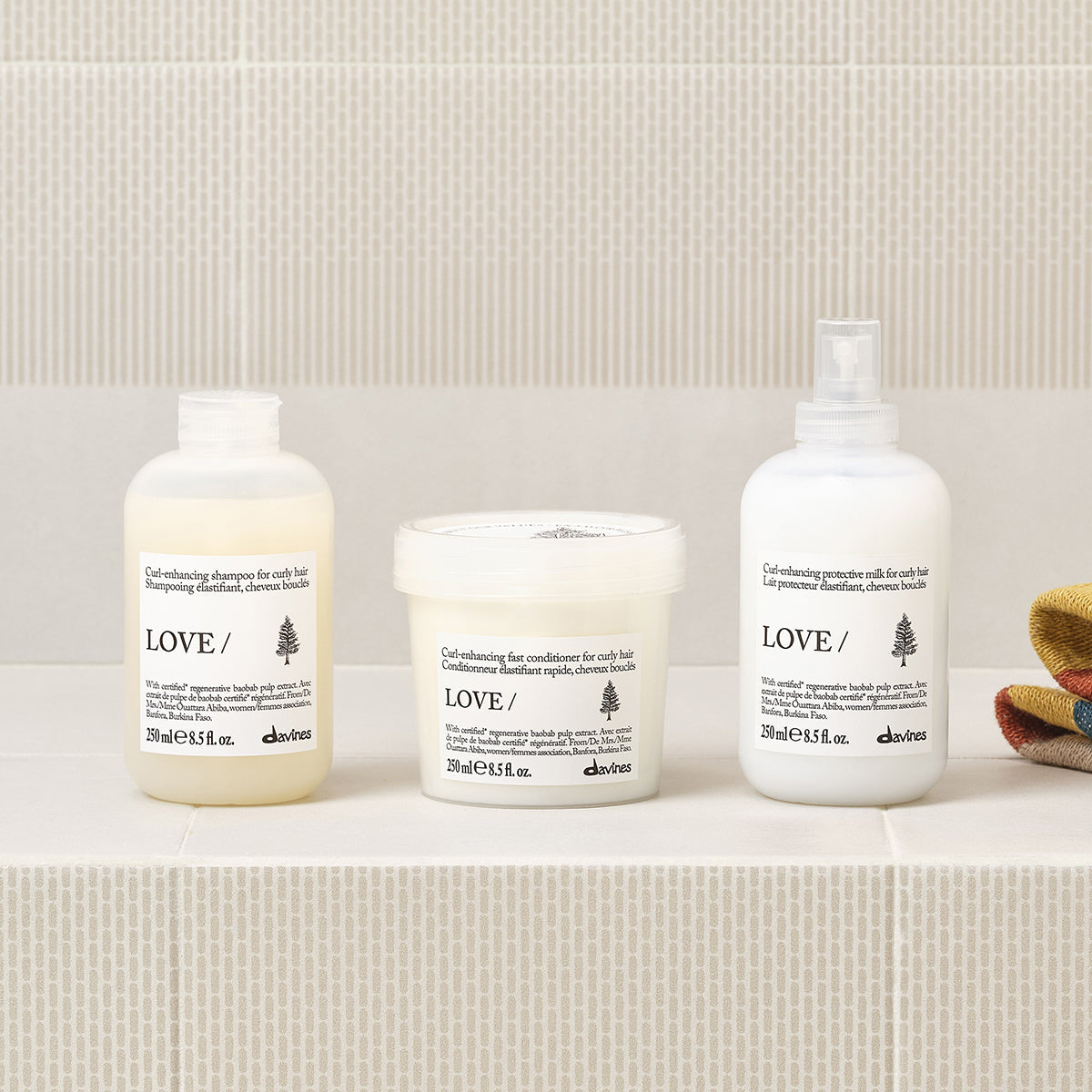 Davines Essential Haircare LOVE CURL Enhancing Milk 250ml